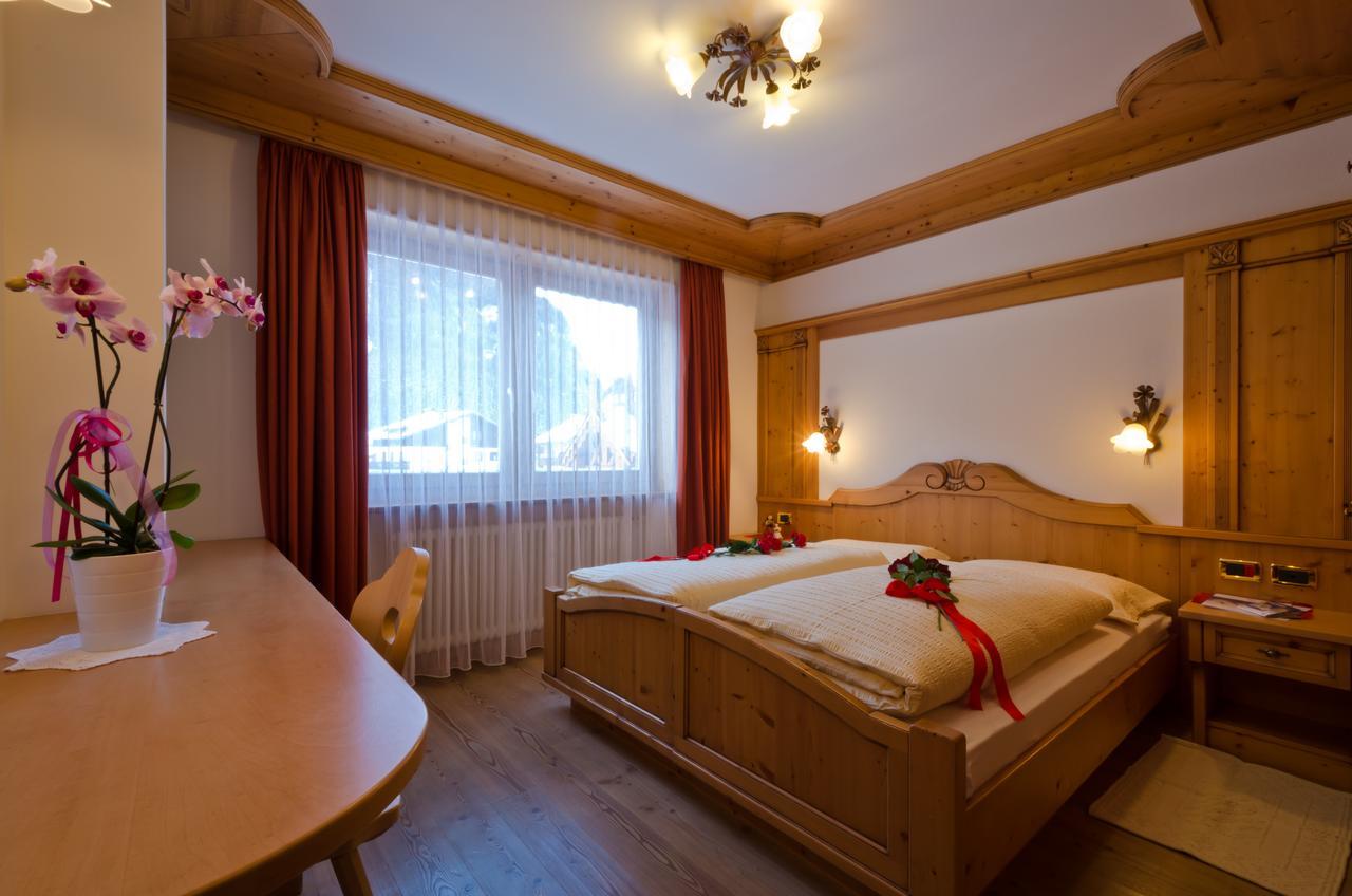 Hotel Al Viel B&B Canazei Kültér fotó