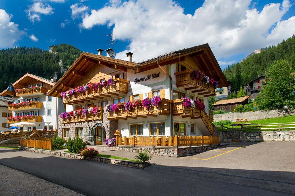 Hotel Al Viel B&B Canazei Kültér fotó