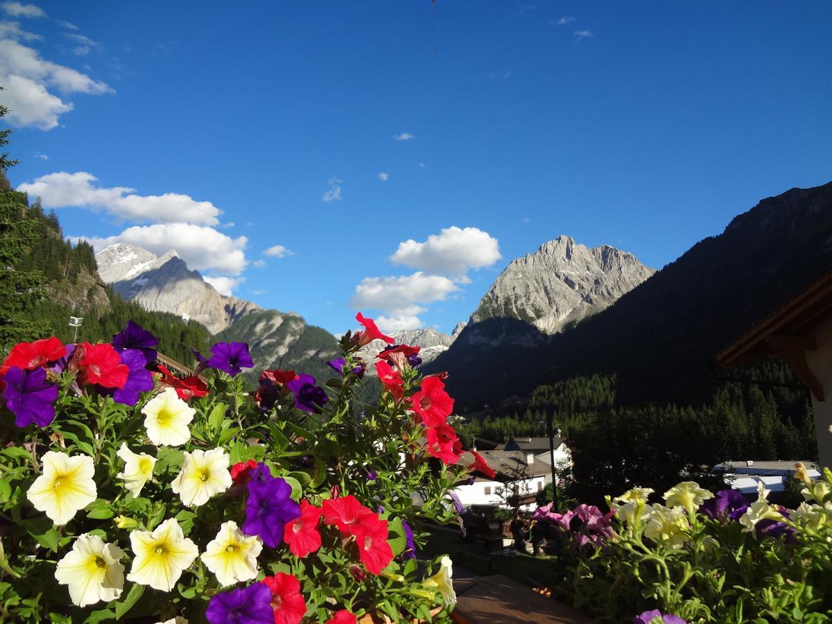 Hotel Al Viel B&B Canazei Kültér fotó