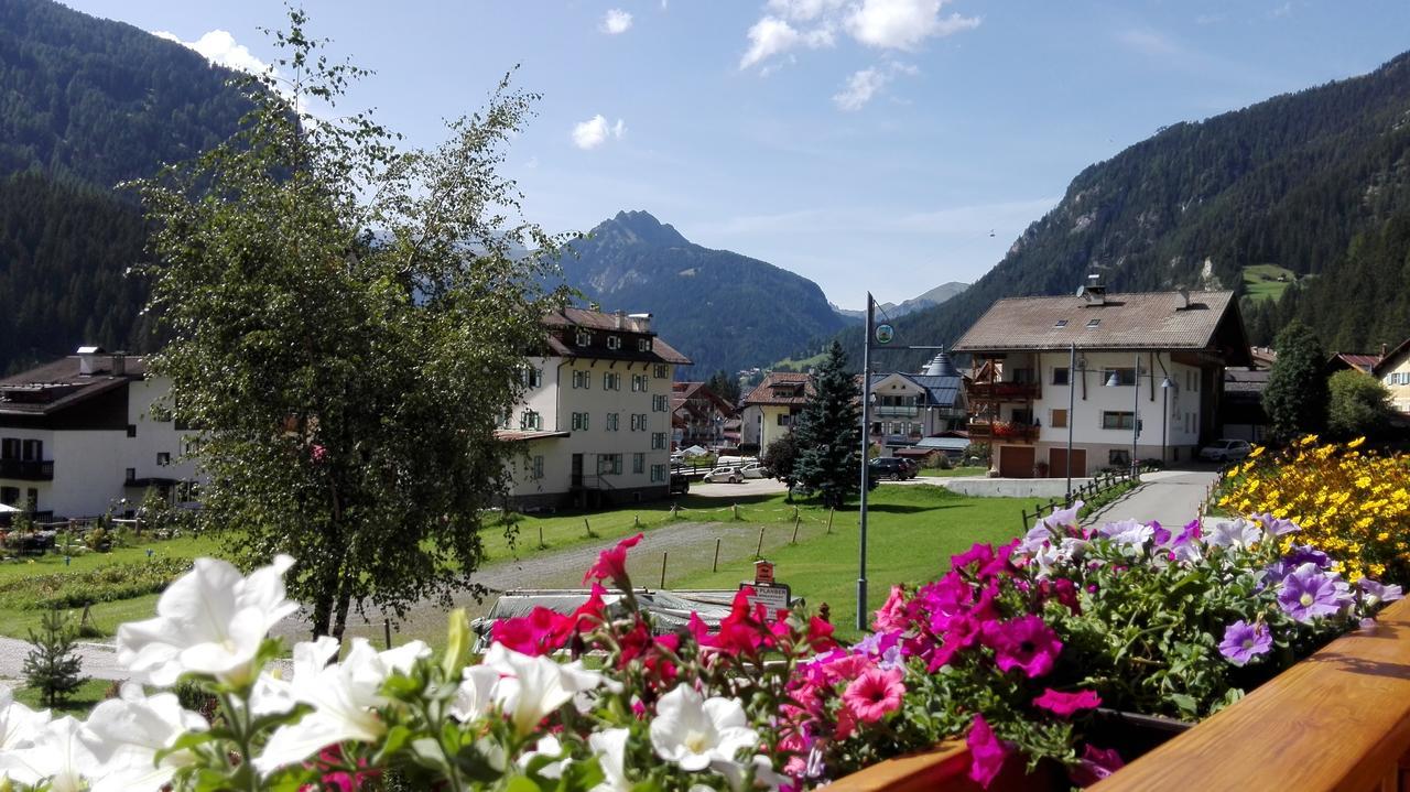 Hotel Al Viel B&B Canazei Kültér fotó